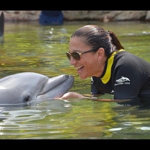 Meet your Posher, Monica